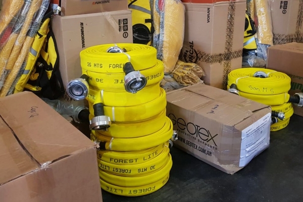 Provincia entreg&oacute; equipamiento a cuarteles de bomberos de Punilla