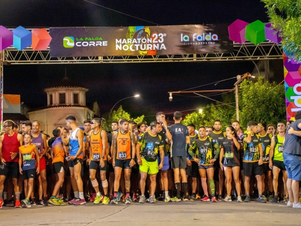 Con m&aacute;s de 800 corredores, llega la Marat&oacute;n Nocturna de La Falda