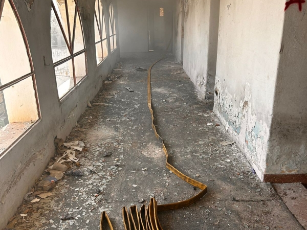 La Falda: Bomberos extinguieron un principio de incendio en un hotel en demolici&oacute;n