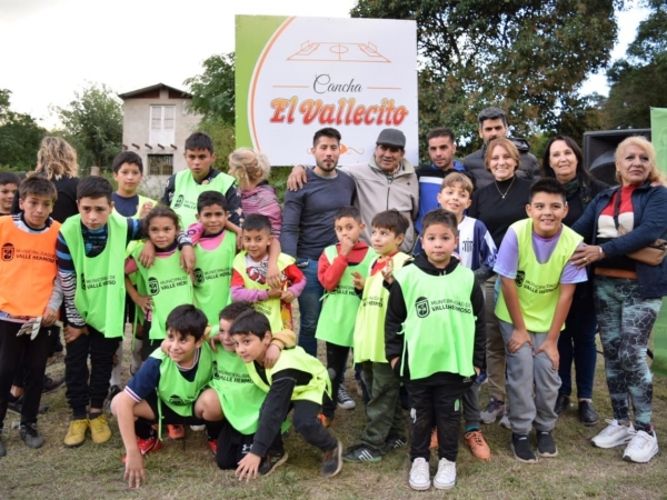 Valle Hermoso: quedó inaugurada la cancha de fútbol en El Vallecito