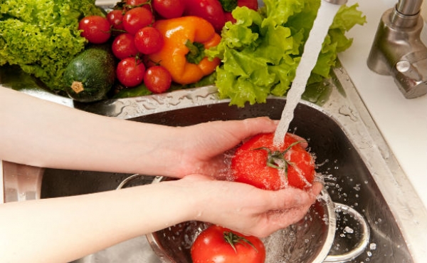 Consejos para prevenir intoxicaciones alimentarias en &eacute;pocas de calor