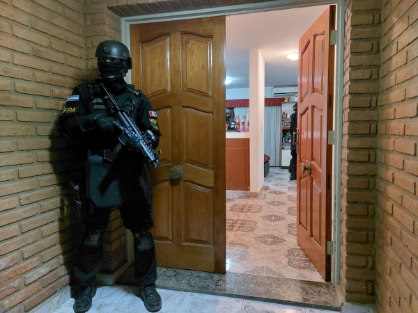 Carlos Paz: detuvieron a un sujeto mientras hac&iacute;a delivery de coca&iacute;na de alta pureza