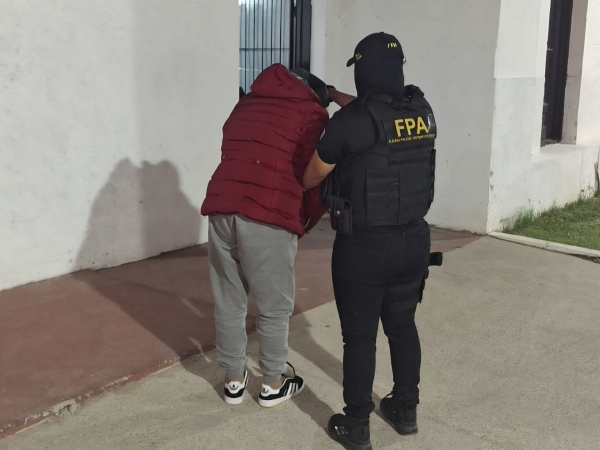 Madre y sus dos hijos detenidos por venta de cocaína en Villa de Soto