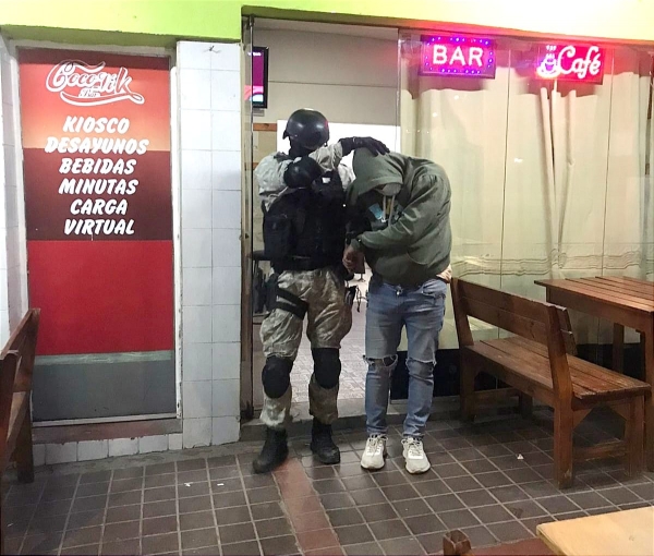 Detienen al due&ntilde;o de una radio en Cosqu&iacute;n por venta de drogas
