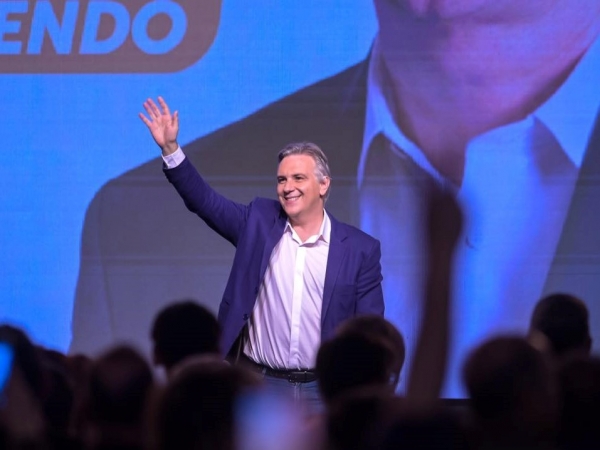 Confirman a Llaryora como gobernador electo: la diferencia fue del 3,3% de los votos
