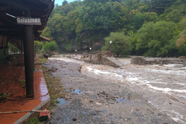 Provincia asistir&aacute; a los damnificados por la tormenta en Punilla