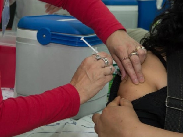 Provincia anunci&oacute; un plan de vacunaci&oacute;n contra el Dengue para grupos prioritarios