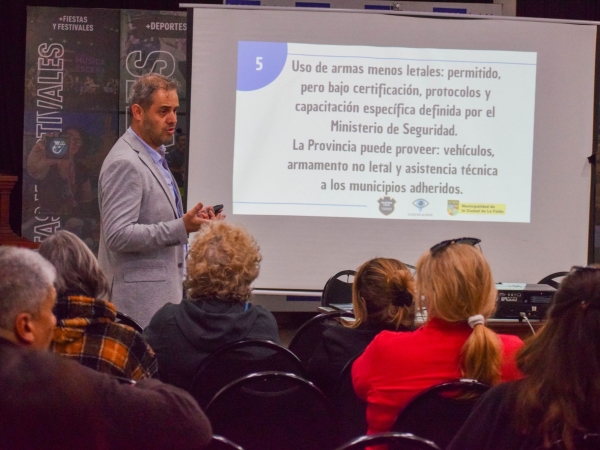La Falda: brindan charlas informativas sobre Guardias Locales y Ojos en Alerta 