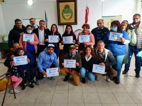 Diez familias de Huerta Grande comienzan a cumplir el sue&ntilde;o de la casa propia