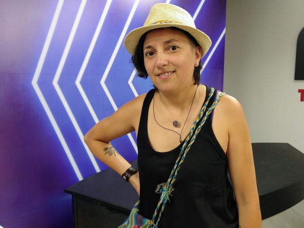 "El arte de una mujer que flamea en Qatar"