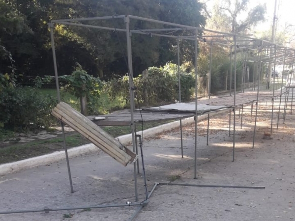 Denuncian vandalismo en la Feria de Artesanos de Villa Giardino