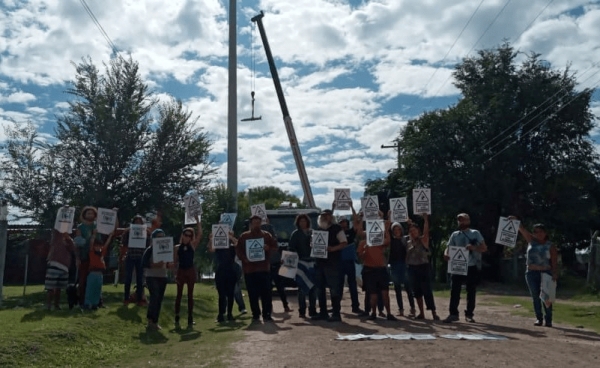 Bialet Mass&eacute;: vecinos en vigilia para impedir la instalaci&oacute;n de columnas de alta tensi&oacute;n