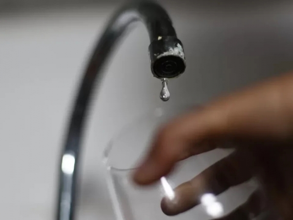 Por vandalismo y robo de componentes, hay sectores de Villa Giardino sin agua