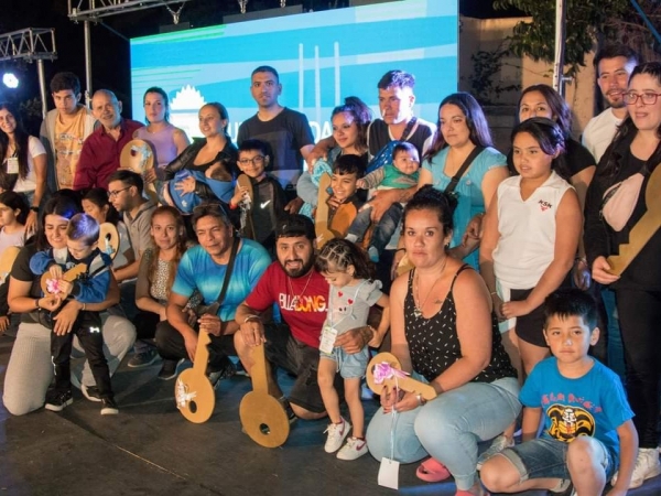 Valle Hermoso: cierre de gesti&oacute;n con el sorteo de las 10 viviendas