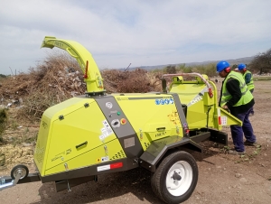 Llegó una nueva máquina chipeadora a Villa Giardino