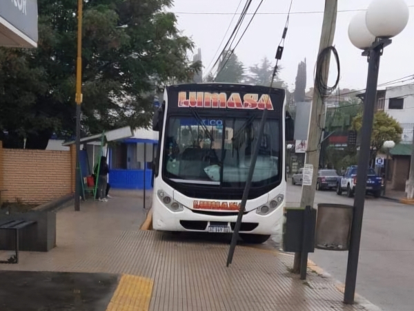 Un hombre falleci&oacute; en Huerta Grande mientras viajaba en el transporte urbano