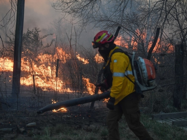 Ocho familias evacuadas en el incendio de La Calera
