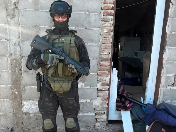 Allanamiento, secuestro de drogas y un detenido en Cosqu&iacute;n