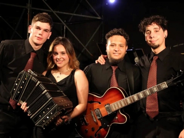 La Falda: arrancan los "Tango Caf&eacute;" con un show de primer nivel