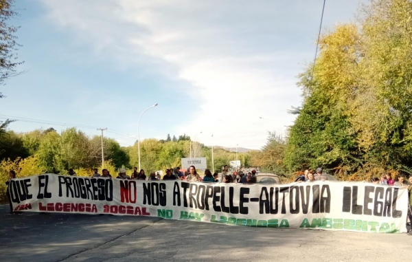 Autov&iacute;a de Punilla: la Polic&iacute;a desaloj&oacute; a los ambientalistas que acampaban en Molinari
