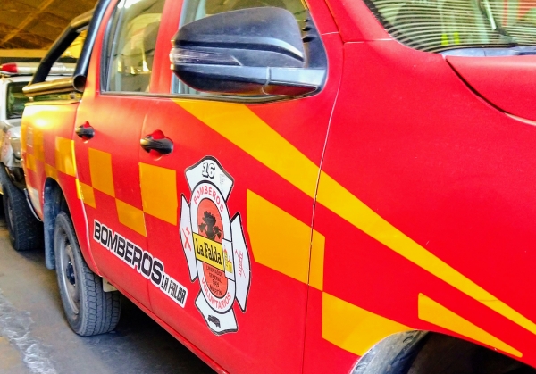 Bomberos extinguieron un incendio desatado en un bald&iacute;o de La Falda