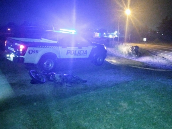 Villa Giardino: motociclista quiso evadir un control y termin&oacute; atropellando a un polic&iacute;a