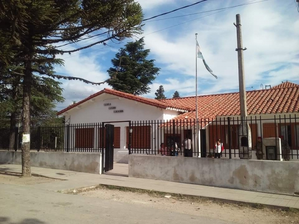 Villa Giardino: reclaman a Provincia por la obra de gas natural en la Escuela Esteban Echeverr&iacute;a