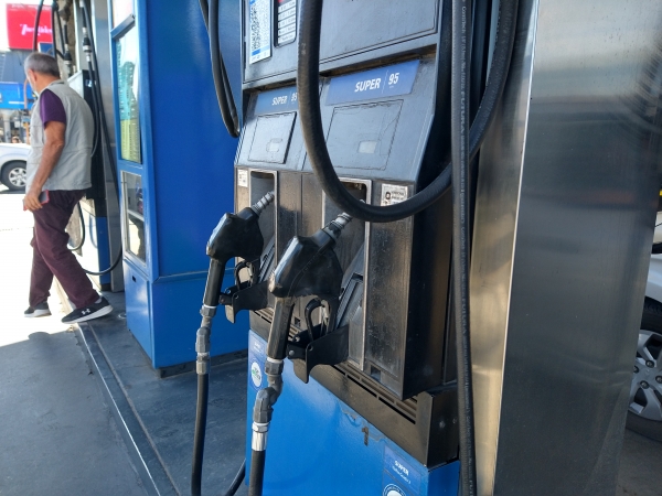 Desde este mi&eacute;rcoles los combustibles aumentan otro 4 %
