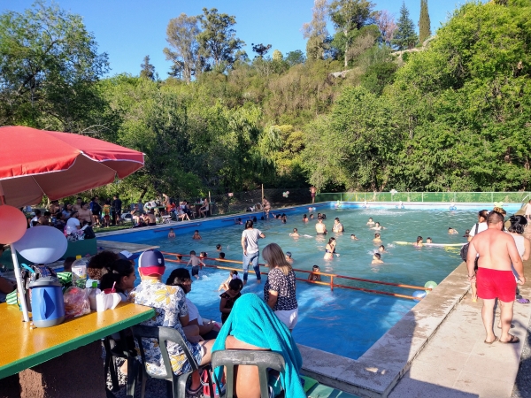 Balneario Dique La Isla en Valle Hermoso: instalaciones renovadas y precios accesibles