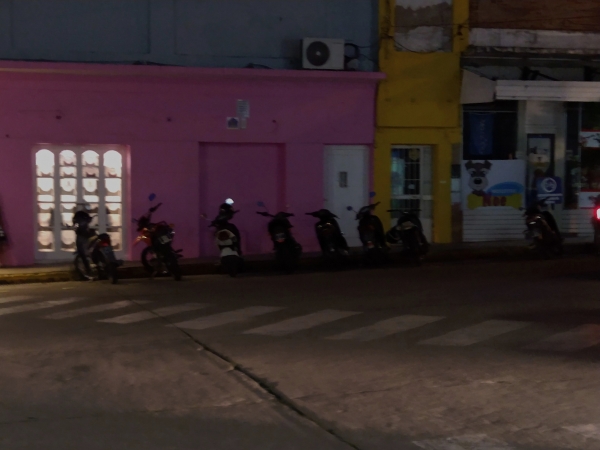 Comerciantes reclaman por falta de iluminaci&oacute;n en pleno centro de La Falda