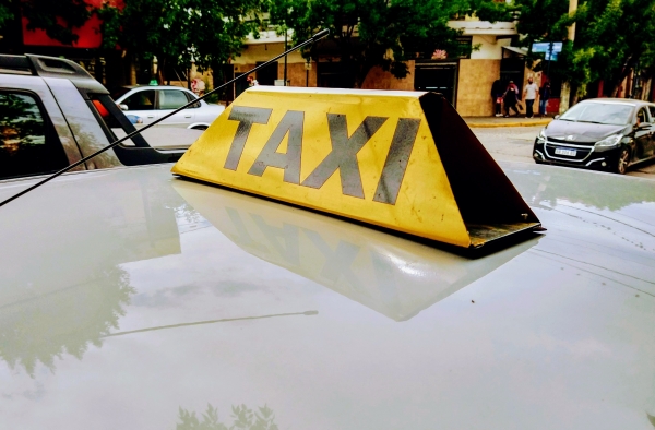 Remiseros y taxistas de La Falda solicitan aumento de tarifas