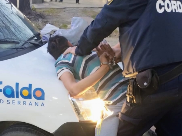 La Falda: rob&oacute; en un supermercado chino, agredi&oacute; a la due&ntilde;a y fue detenido