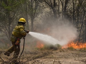 Alerta por riesgo extremo de incendios: se esperan fuertes ráfagas de viento desde este miércoles