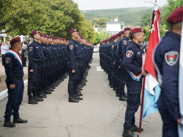 Valle Hermoso: emotiva bendición de uniformes para la Promoción de la Escuela de Suboficiales de Policía